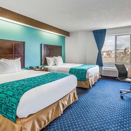 Howard Johnson By Wyndham Vancouver Hotel & Suites Eksteriør bilde