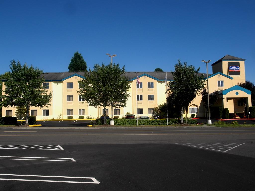 Howard Johnson By Wyndham Vancouver Hotel & Suites Eksteriør bilde
